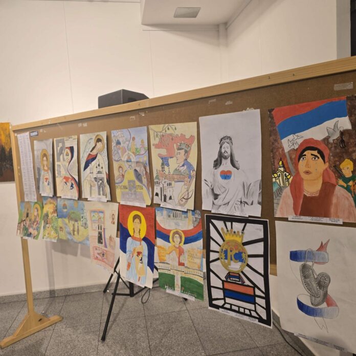 BIJELJINA: 19. manifestacija “Republiko Srpska u srcu te nosim – tobom se ponosim“ (foto)