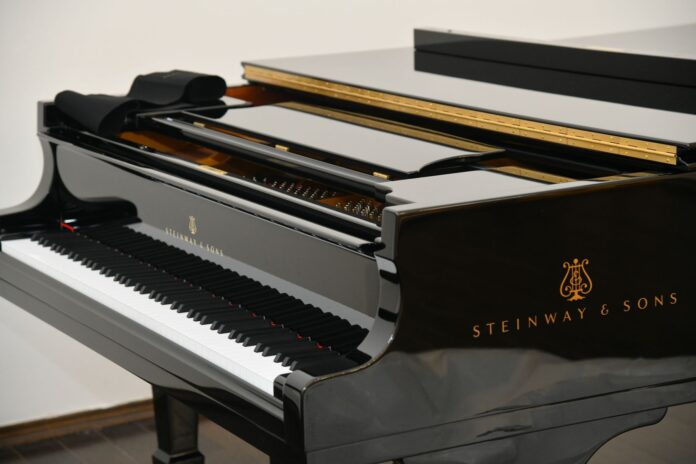 FILIP BOŽIĆ: Bijeljina dobila vrhunski koncertni klavir Steinway & Sons – istorijski trenutak za kulturni razvoj grada (foto,video)