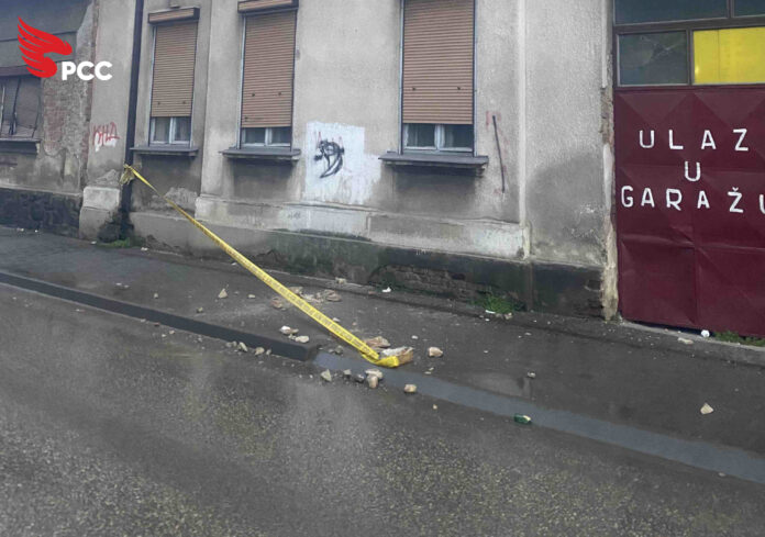 Odbornik Jovanović (RSS) o obrušavanju fasade: Čekamo li tragediju, da bismo tražili rješenje? (foto)