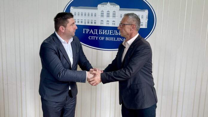 Ministar Ostojić i gradonačelnik Petrović o prioritetima u Bijeljini – fokus na boračku populaciju (foto)