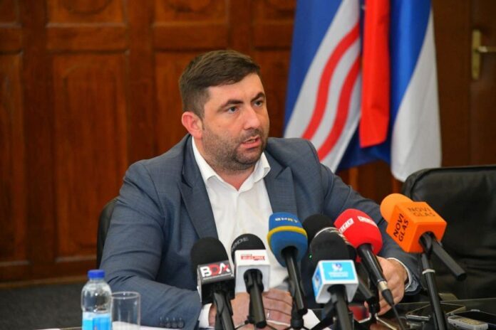 BIJELJINA, LJUBIŠA PETROVIĆ: Borba za povrat otetih sredstava od PDV-a se nastavlja