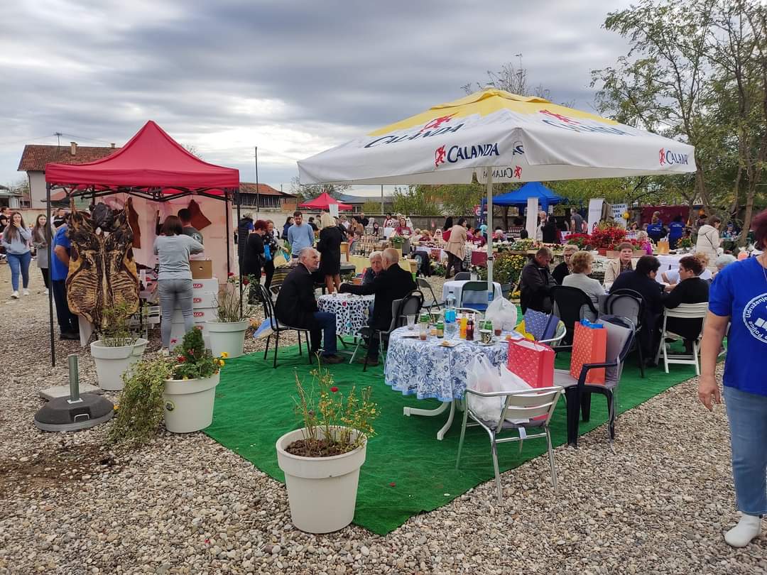 BIJELJINA: Održan 3. Međureligijski bazar zimnice i rukotvorina u Janji (foto)