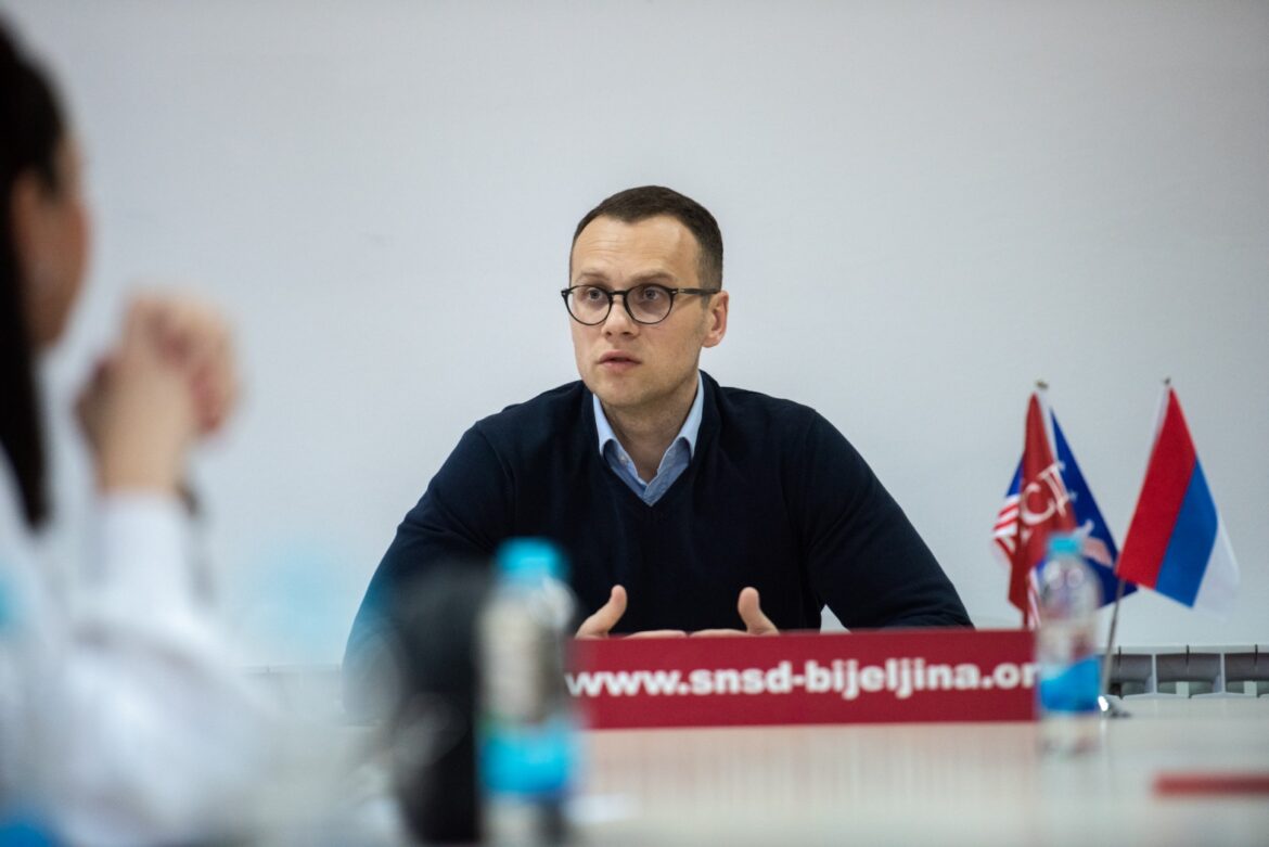 SAVIĆ: SNSD Bijeljina osnažen novim članovima! (foto)