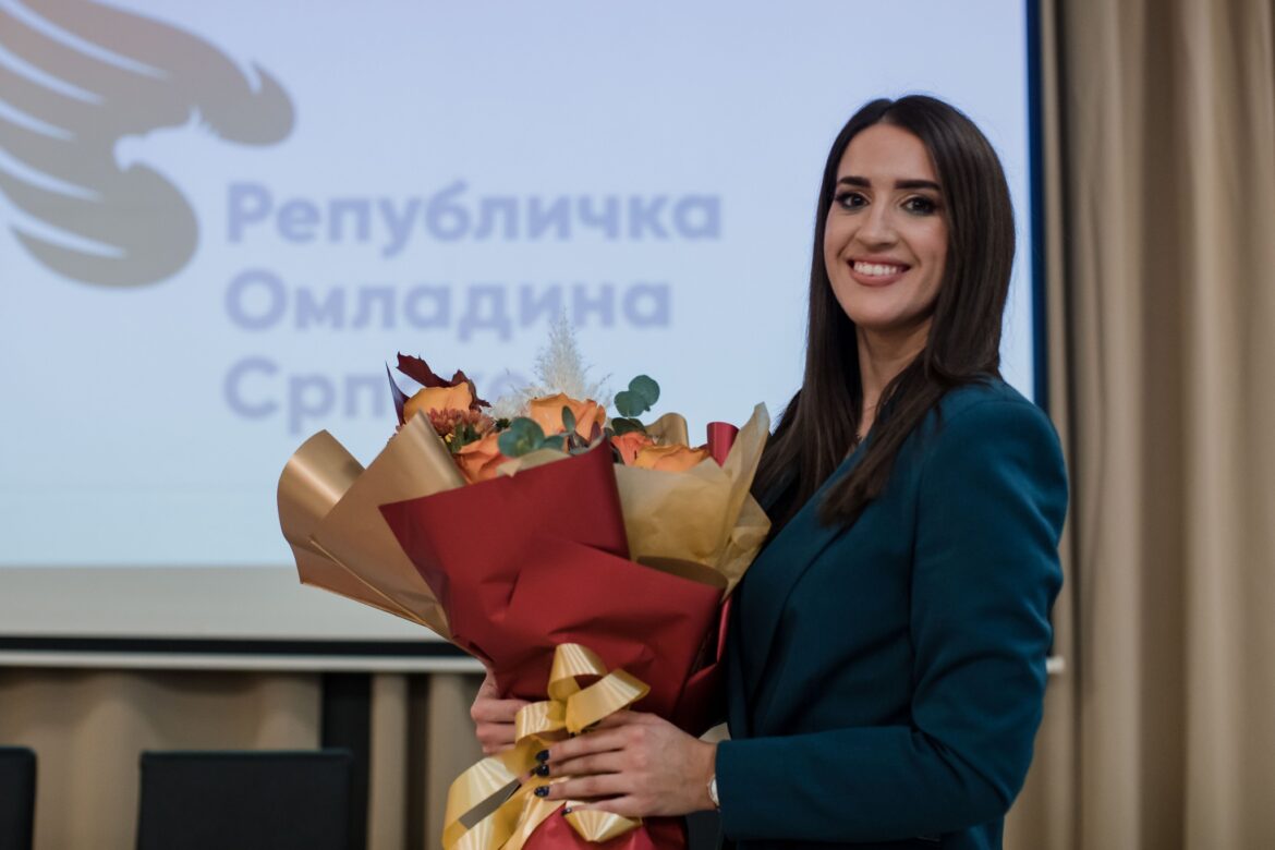 ANA BAJIĆ predsjednica Aktiva mladih Gradskog odbora RSS Bijeljina! (foto)