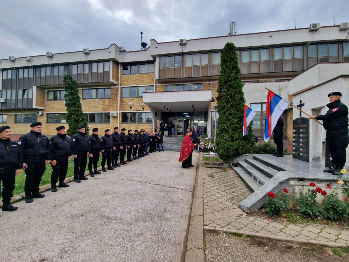 PU BIJELJINA: Parastos za 53 poginula pripadnika MUP RS