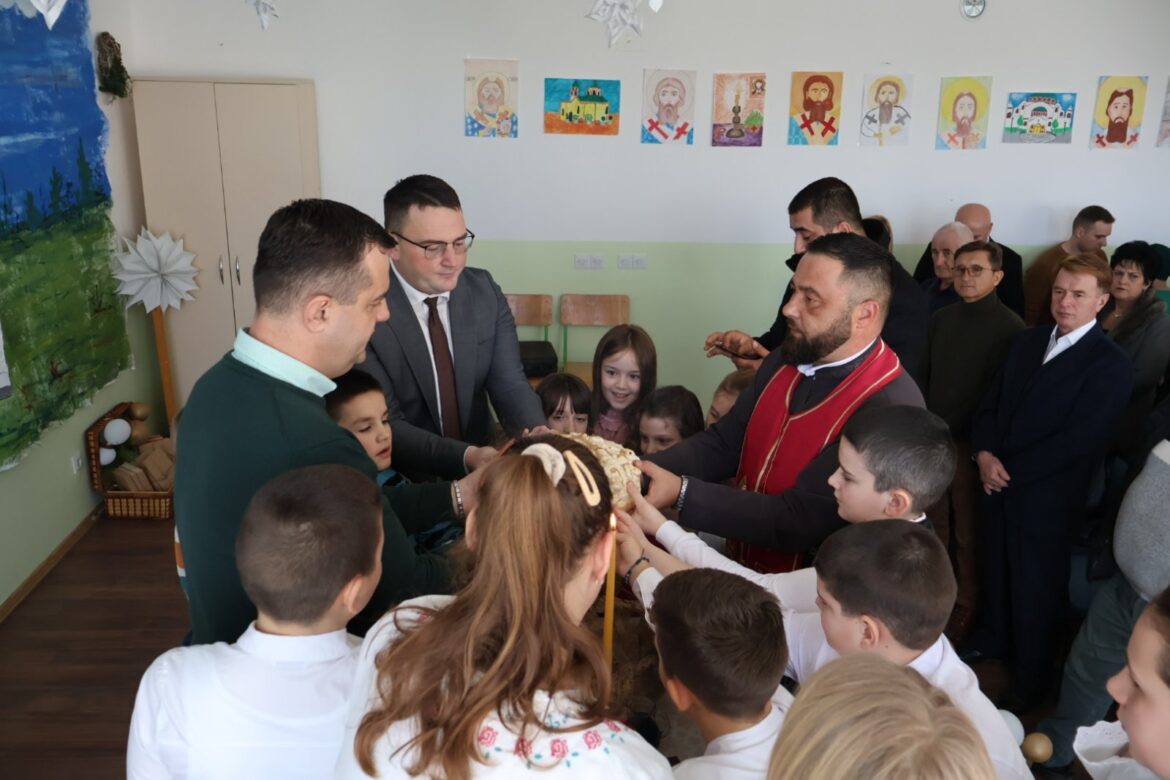 OŠ u Donjoj Trnovi proslavila školsku slavu: Obrazovanje i tradicija u fokusu (foto)