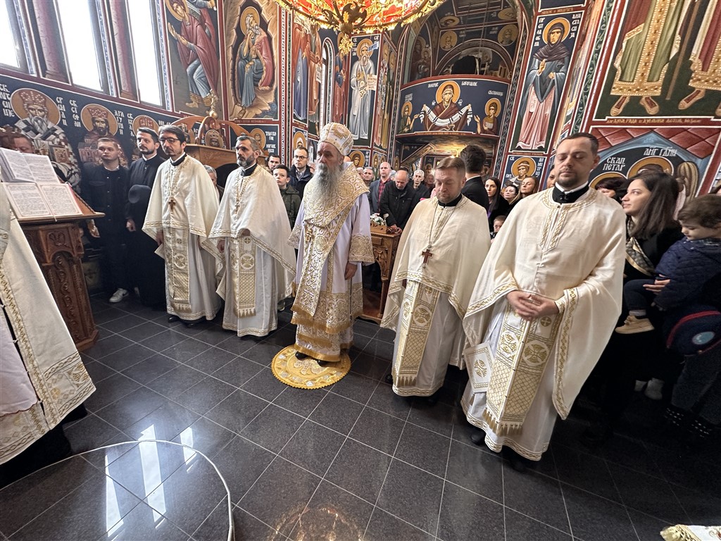 Episkop Fotije – SVI SMO JEDNO U CRKVI – Hramovna slava u Balatunu (foto)