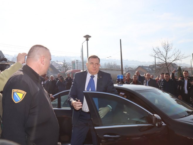 DODIK STIGAO U SUD BIH Predsjednik Srpske dočekan aplauzom