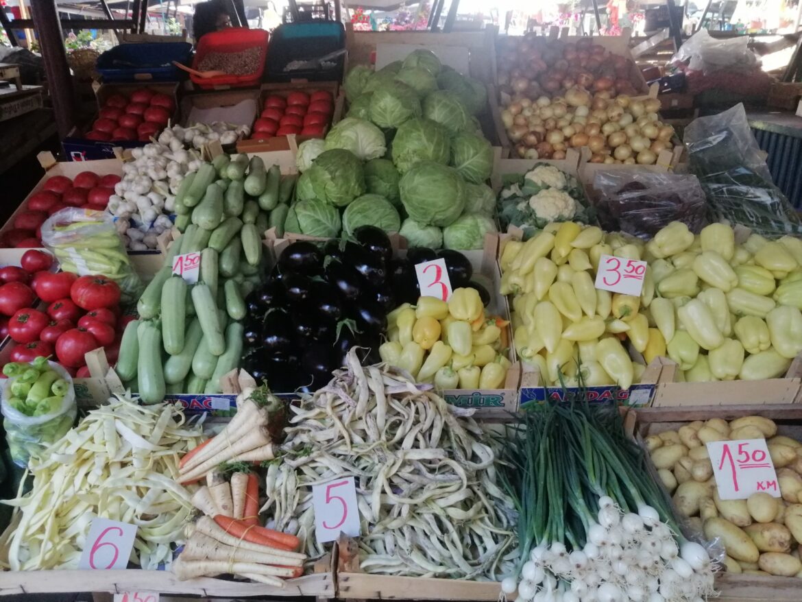 Današnje CIJENE voća, povrća i cvijeća na ZELENOJ PIJACI u Bijeljini