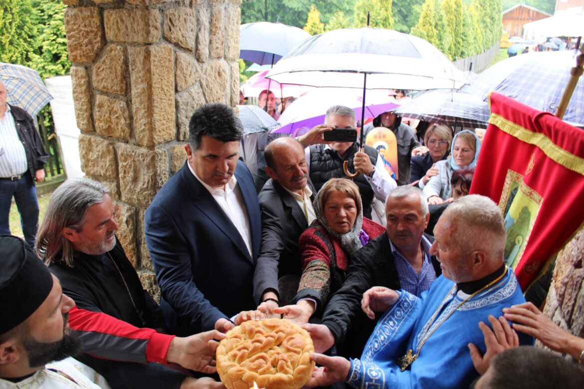 LOPARE: Proslavljena slava manastira u Rožnju (foto)