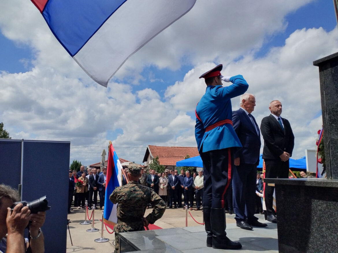 BIJELJINA: Obilježenje 32 godine od stradanja pripadnika JNA u Tuzli – Ne smije se odustati od istine o stradanju srpskog naroda (foto)