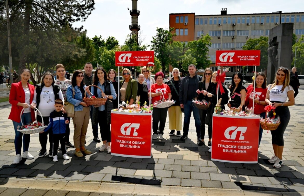 Aktiv žena SP Bijeljina organizovao akciju podjele vaskršnjih jaja (foto)