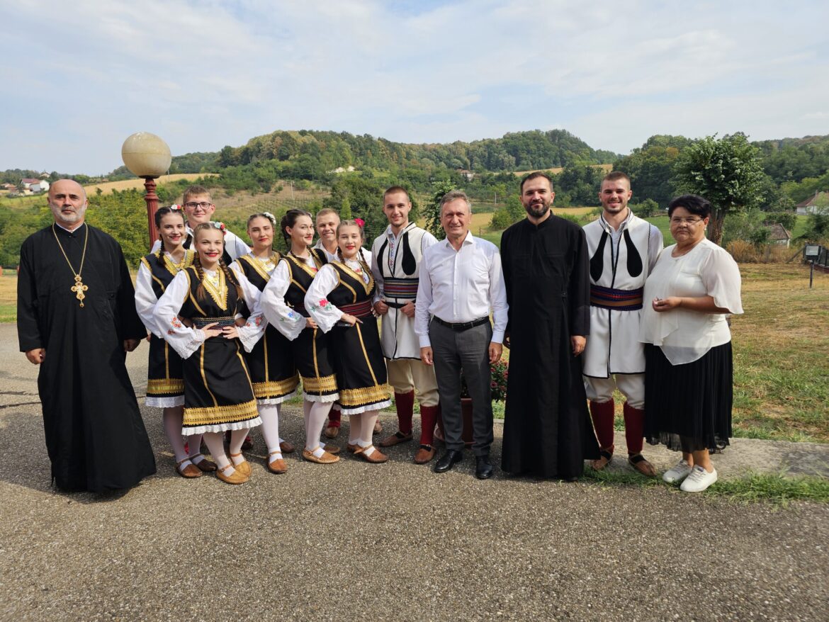 TUTNJEVAC ČUVA KULTURNO BLAGO: Igra i pjesma za dušu (foto)