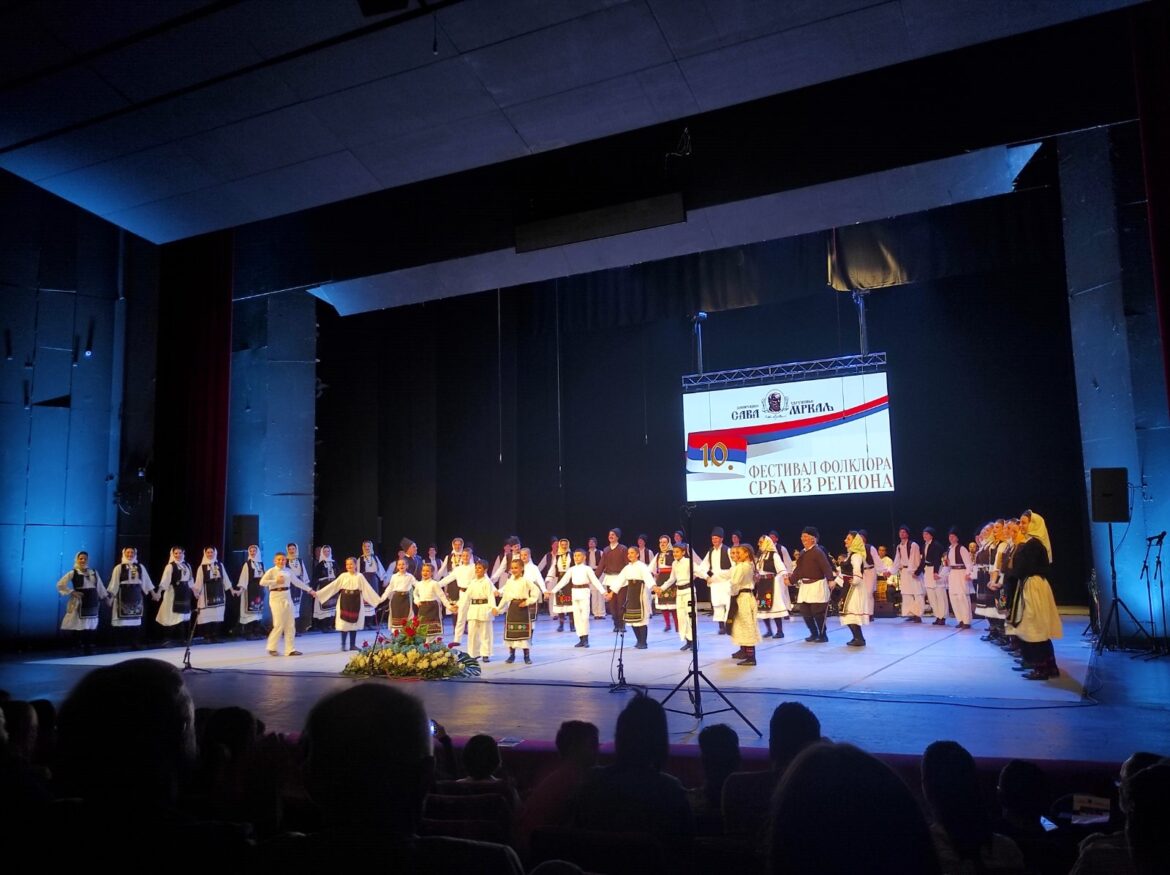 SKUD Semberija trijumfovao na Velikoj sceni Srpskog narodnog pozorišta u Novom Sadu (foto, video)